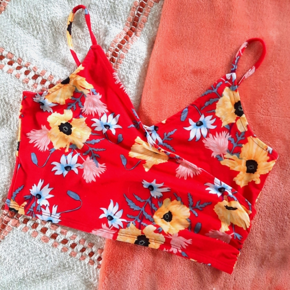 Red floral Crop tank